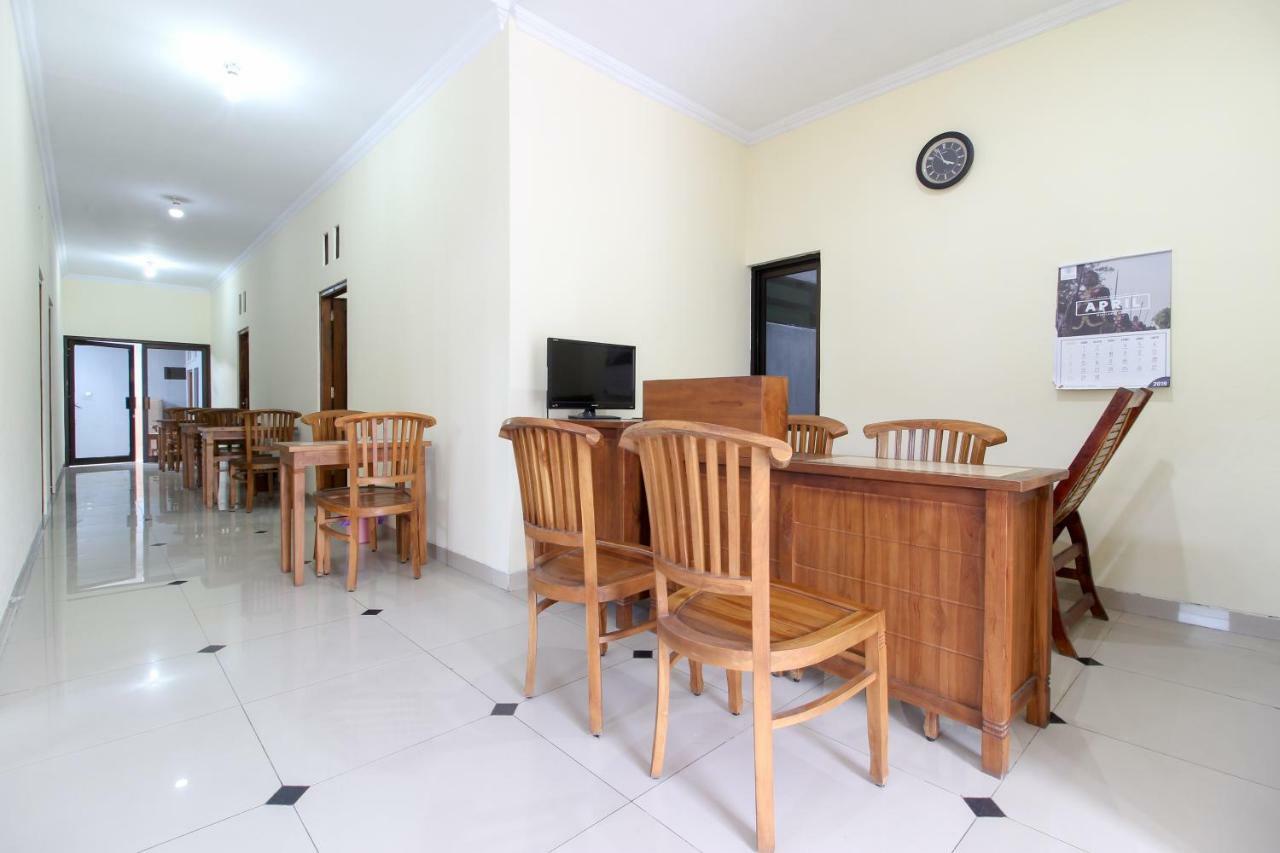 Reddoorz Near Rumah Sakit Condong Catur Maguwo Ngoại thất bức ảnh